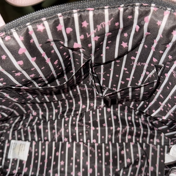 Betsey x Betsey Johnson black & rainbow heart quilted tote bag NWT - Picture 9 of 9